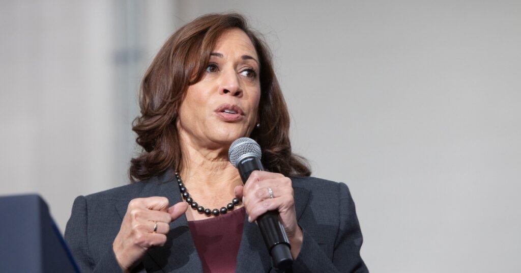 migrants were dropped off in front of Vice President Kamala Harris