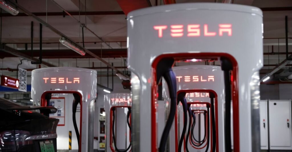White House Welcomes Tesla's Participation in Federal Charger Subsidies